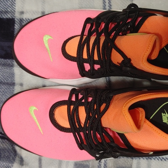 Nike Air Presto Shoes - Picture 3 of 7